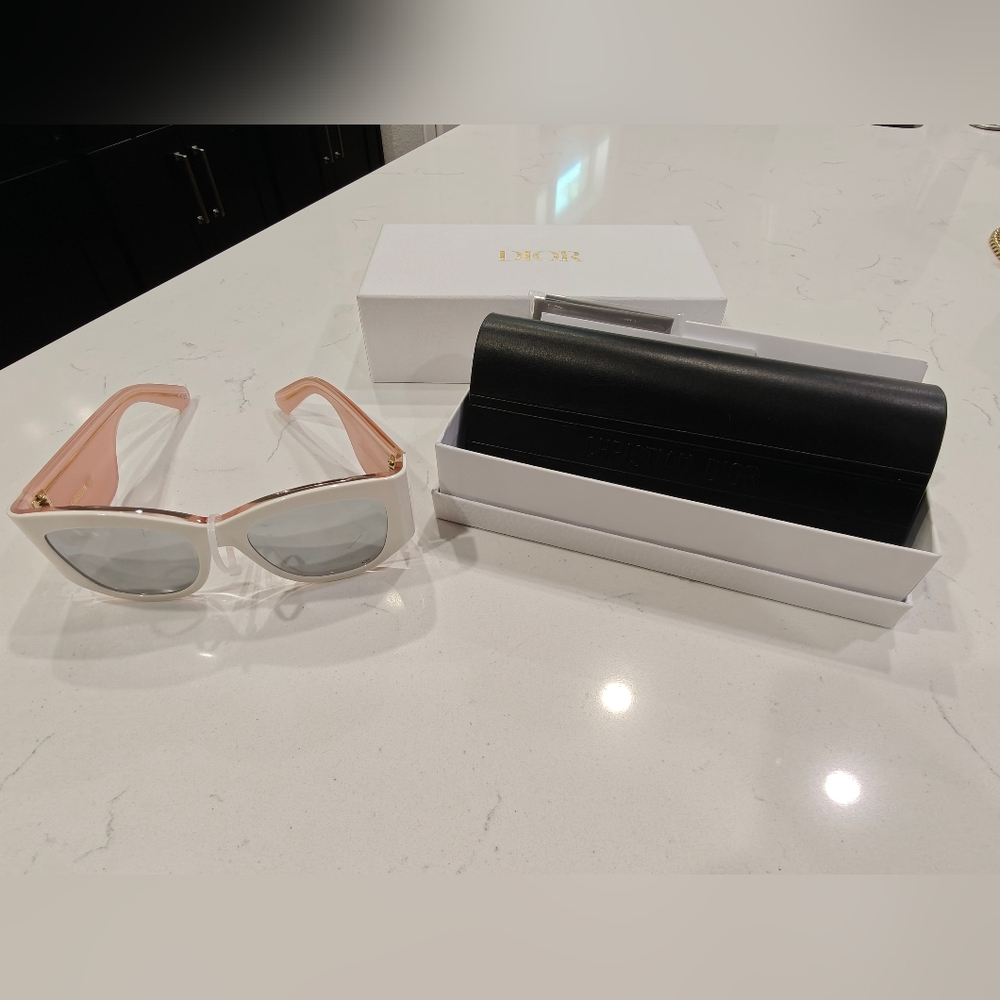 NEW DIOR Sunglasses - Picture 1 of 3